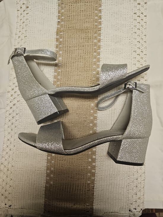 London Fog Shoes - London Fog Block Heel Sandal SZ 7.5 Silver Sparkle NEW /Only Tried On